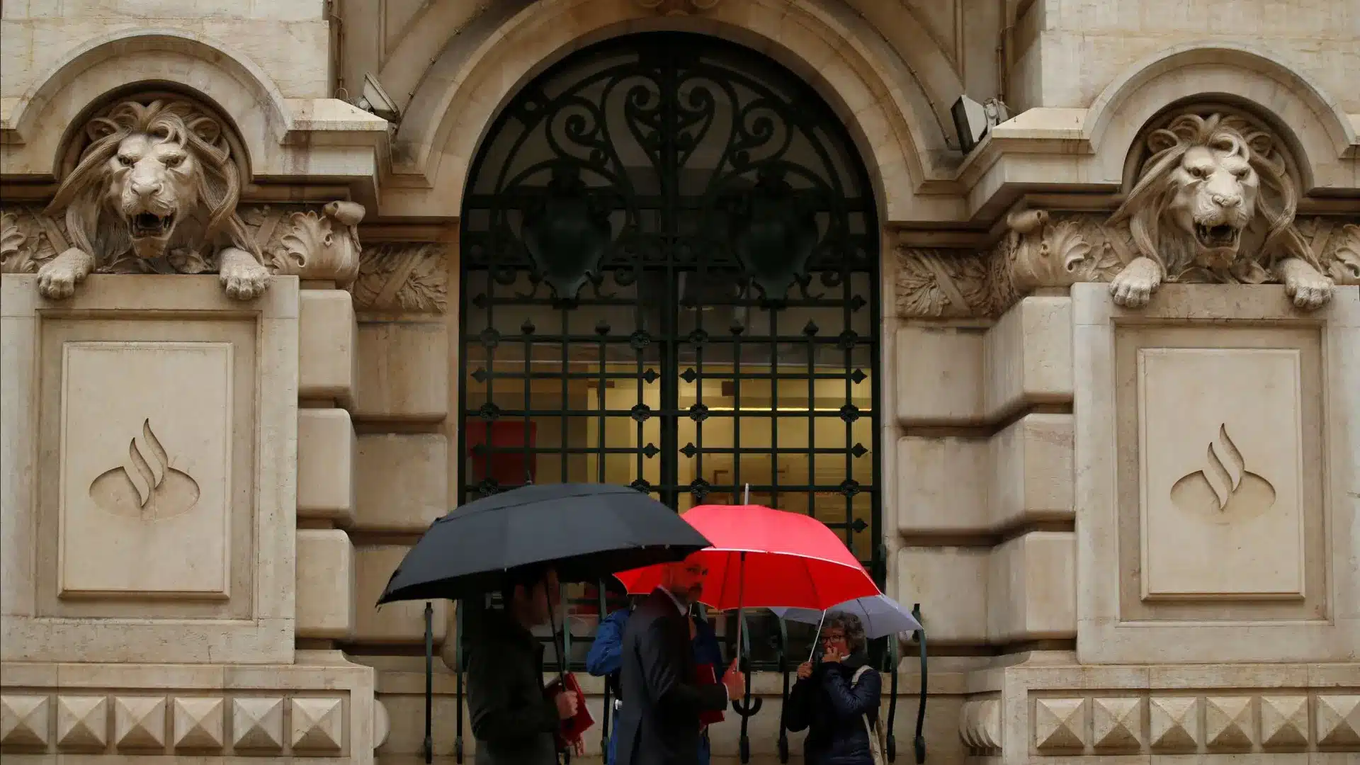 Santander Totta va fermer des succursales dans le cadre de "l'optimisation du réseau".