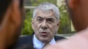 Socrate dit qu'il n'a pas mis "d'argent dans sa poche" avec les maisons du Venezuela.