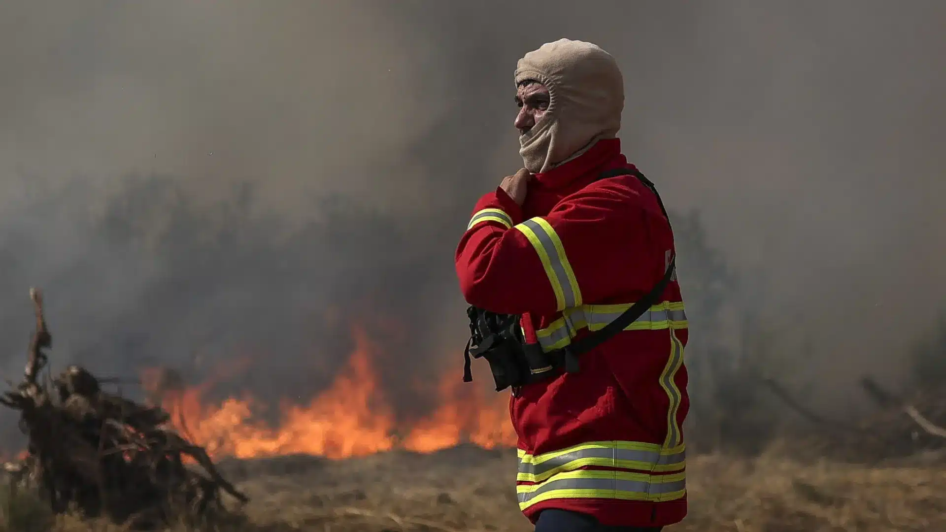 Trois blessés légers dans la lutte contre un incendie à Montalegre.