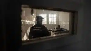 Un détenu tente de tuer un gardien de prison avec un couteau artisanal à Linhó.
