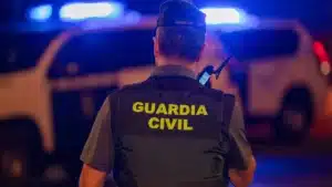 Un Portugais armé se barricade chez lui à Ibiza, mais finit par se rendre.