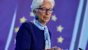 «Un très grand danger». Lagarde critique le contrôle de la Fed par Trump