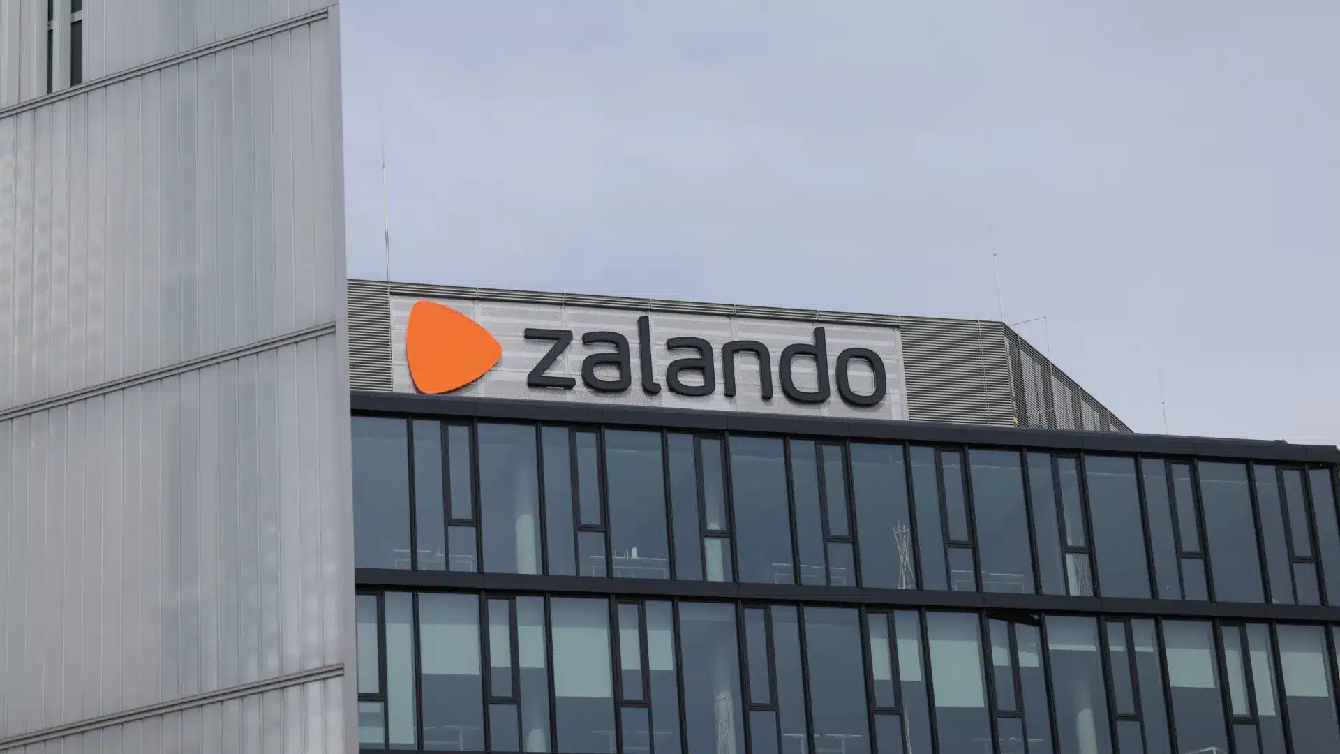 Un tribunal confirme Zalando en tant que plateforme de très grande dimension.