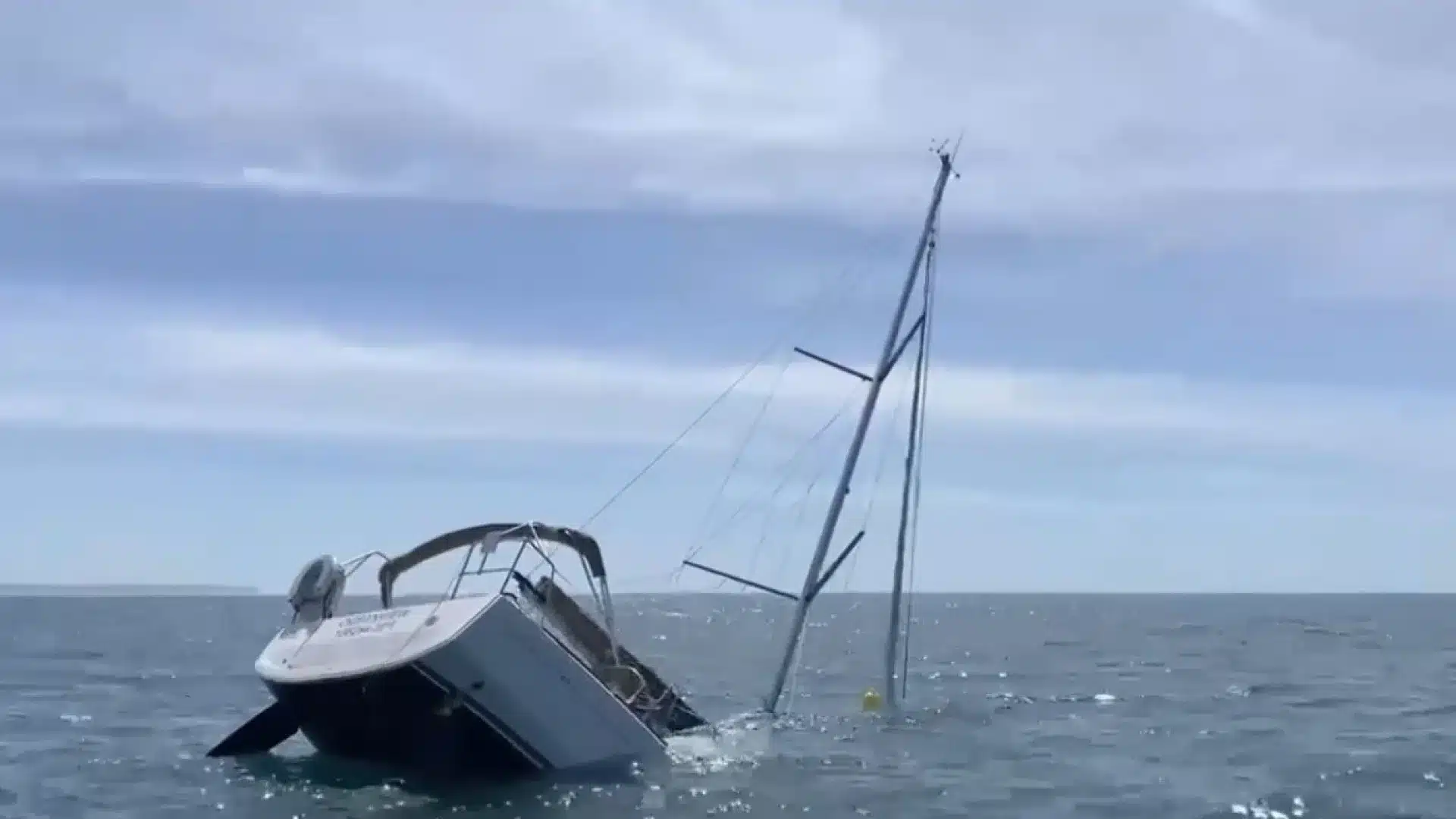 Un voilier surpris par des orques a coulé "en moins d'une heure".