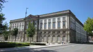 Université de Porto corrige les déclarations du directeur de la FMUP