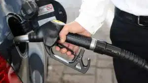 Vas faire le plein ? Ne remets pas à demain, les prix vont augmenter (et beaucoup).