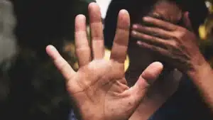 Violence domestique : Un homme arrêté à Cuba est placé en détention provisoire.