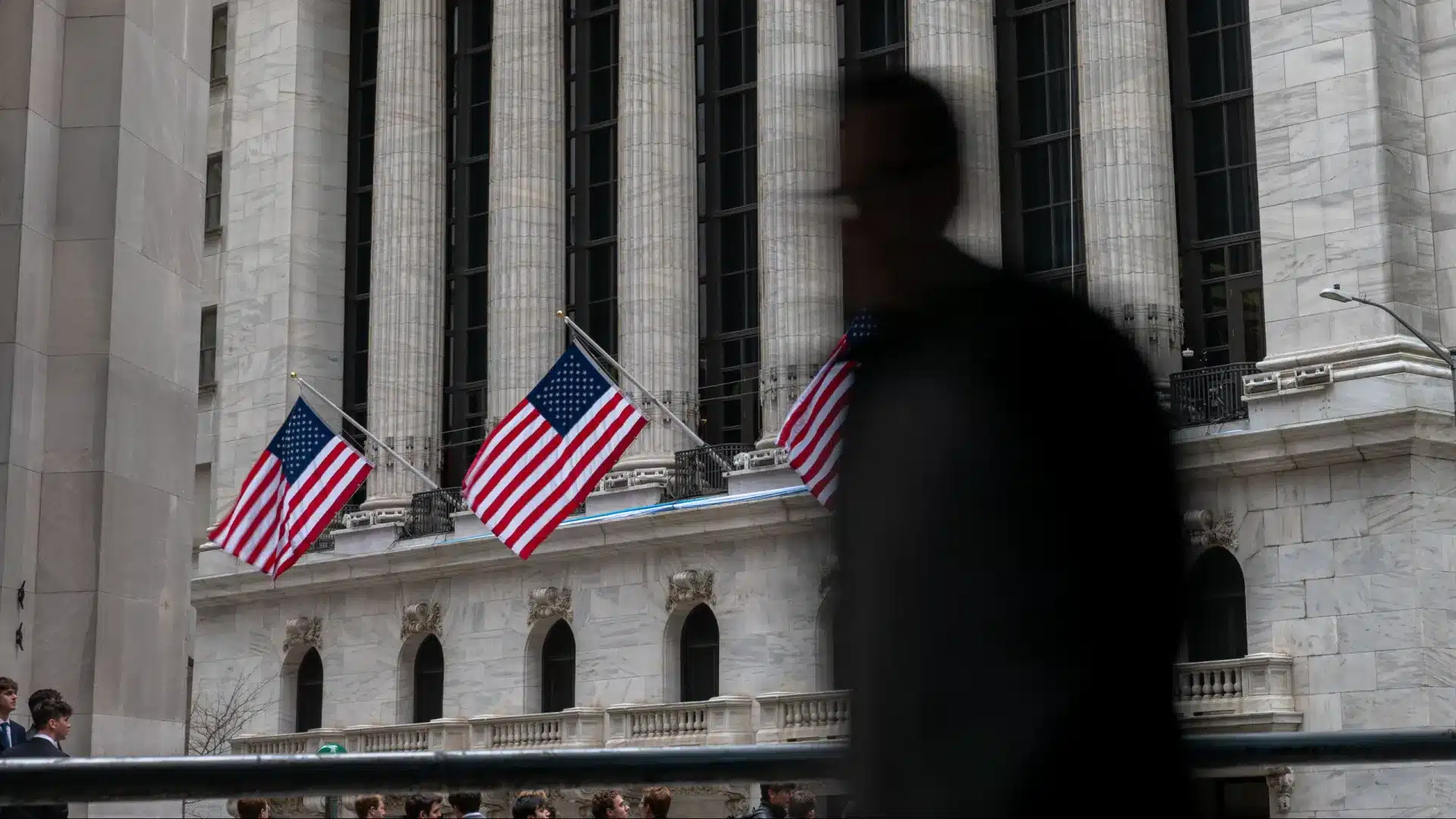 Wall Street sans direction définie le jour de la rencontre entre les États-Unis et Israël.