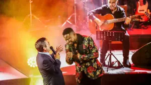 Artistes angolais et portugais célèbrent le jubilé de l'Angola au son du fado.