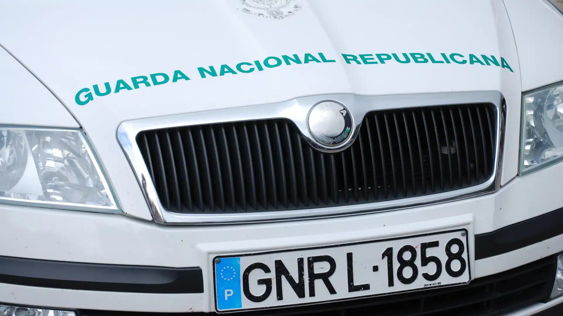Avec un couteau dentelé et un rasoir. Femme de 19 ans arrêtée à Ponte de Sor