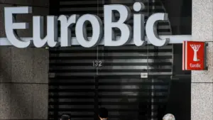 Banco Eurobic/Abanca accepte la sortie de 77 employés.