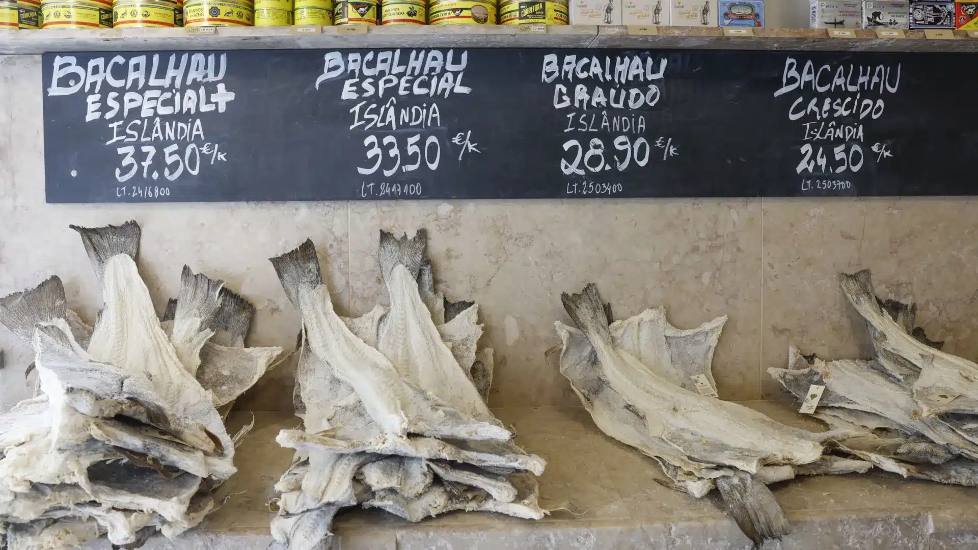 Bruxelles donne deux mois au Portugal pour corriger les règles sur les prix.