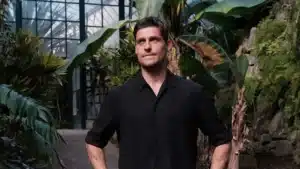 Carloto Cotta commence à être jugé et dépose une plainte pour diffamation.