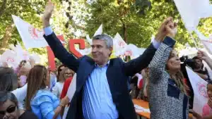 Carneiro avertit qu'"on ne peut pas gaspiller de votes" à Lisbonne.