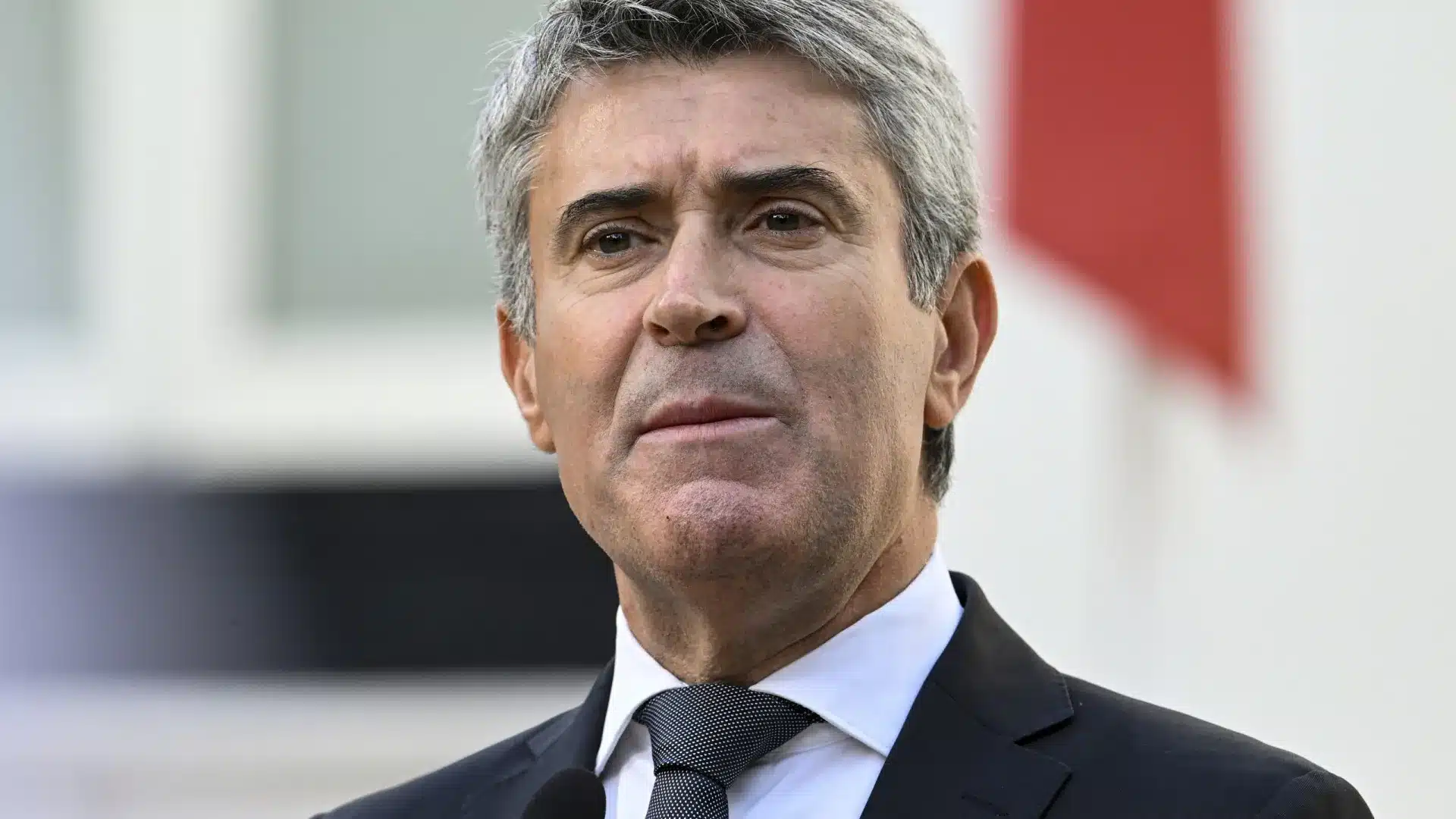 Carneiro consterné : le pays "doit toujours honorer ceux qui risquent leur vie".