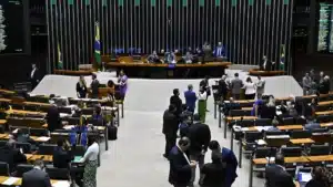 Chambre basse du parlement du Brésil approuve l'exemption de l'IRS jusqu'à 800 euros
