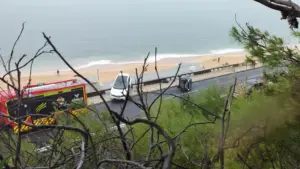 Collision suivie de renversement conditionne le trafic sur la Marginal à Oeiras.