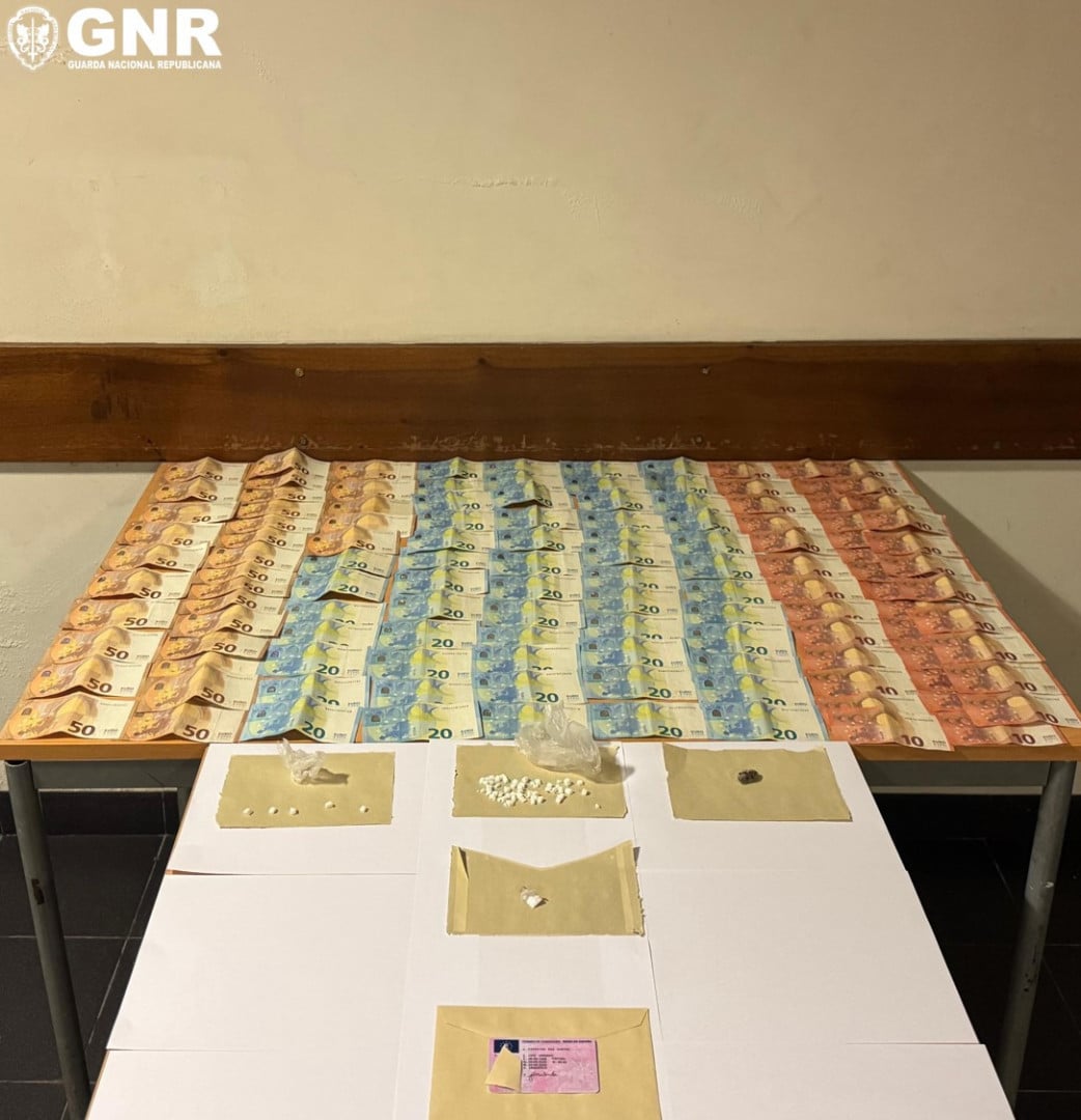 Conducteur attrapé avec de la drogue (et un faux permis espagnol) à Anadia