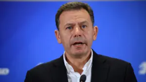 Consensus sur le prêt de réparations à l'Ukraine "n'est pas facile"