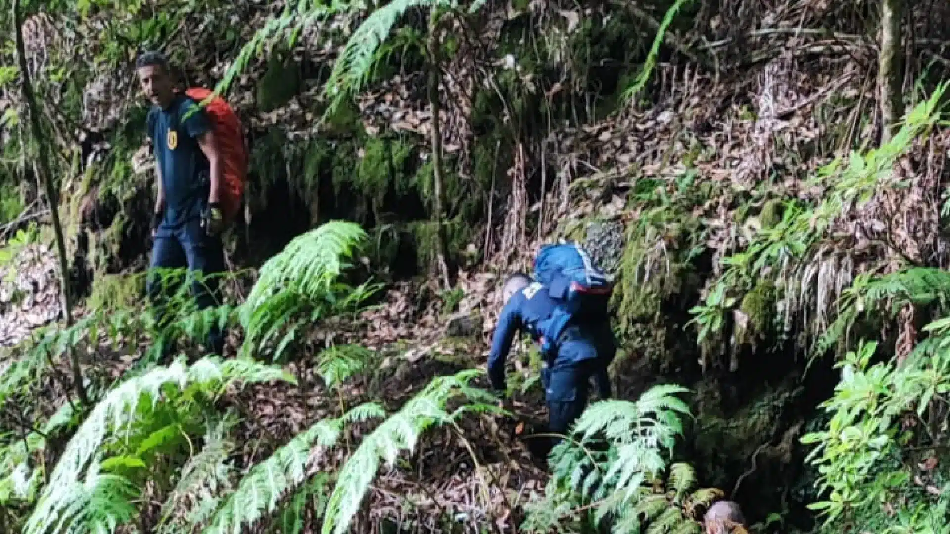 Couple de Français secouru dans les montagnes de Madère. Ils ont été perdus pendant 18 heures.
