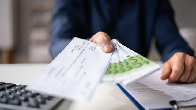 Demandes pour le chèque de 750€ pour la formation reportées : Qui peut demander ?