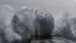 Des chercheurs veulent surveiller les océans en utilisant l'énergie des vagues.