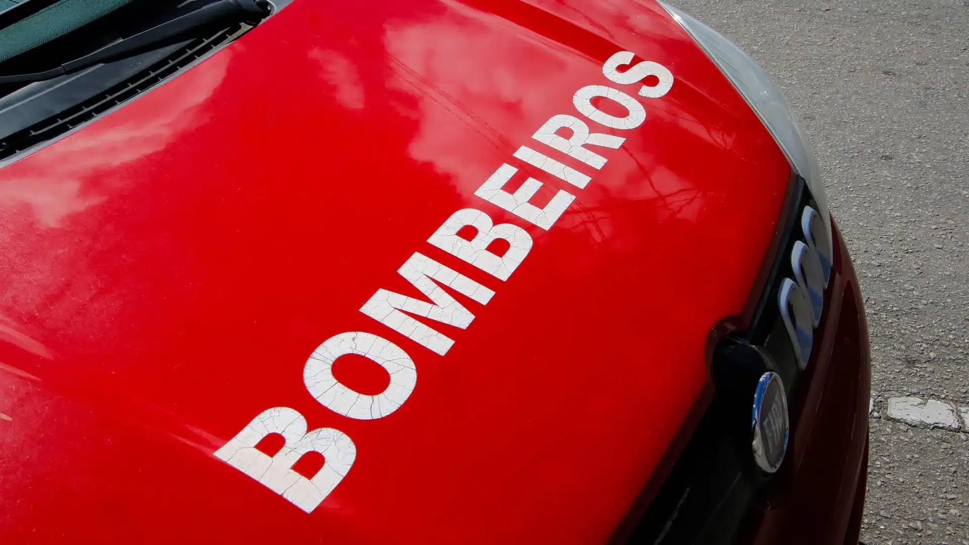 Deux blessés graves et 13 légers dans un incendie urbain à Vila Real.