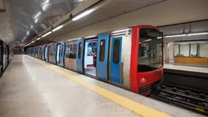 Deux femmes arrêtées pour avoir prétendu aider des passagers dans le métro afin de les voler.