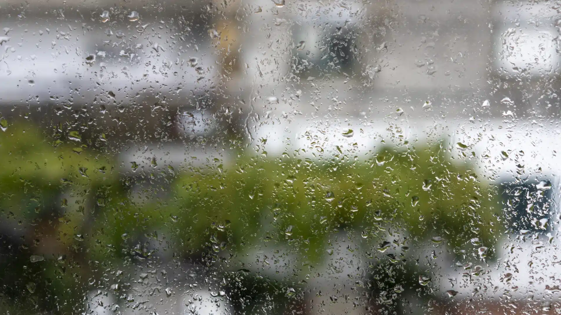 Dix districts du continent en alerte jaune en raison de fortes pluies.