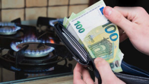E-Lar : A demandé un bon pour électroménagers et attend la suite.