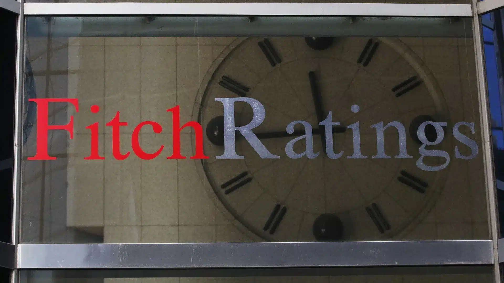 Fitch avertit le Portugal : La discipline budgétaire continue est "essentielle".