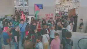 Gare du Rossio prise par des manifestants. Brigade de la PSP sur place.