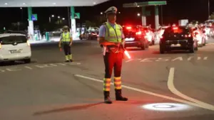 GNR effectue 8 arrestations lors d'un méga contrôle dans l'aire de service de l'A2 à Seixal.