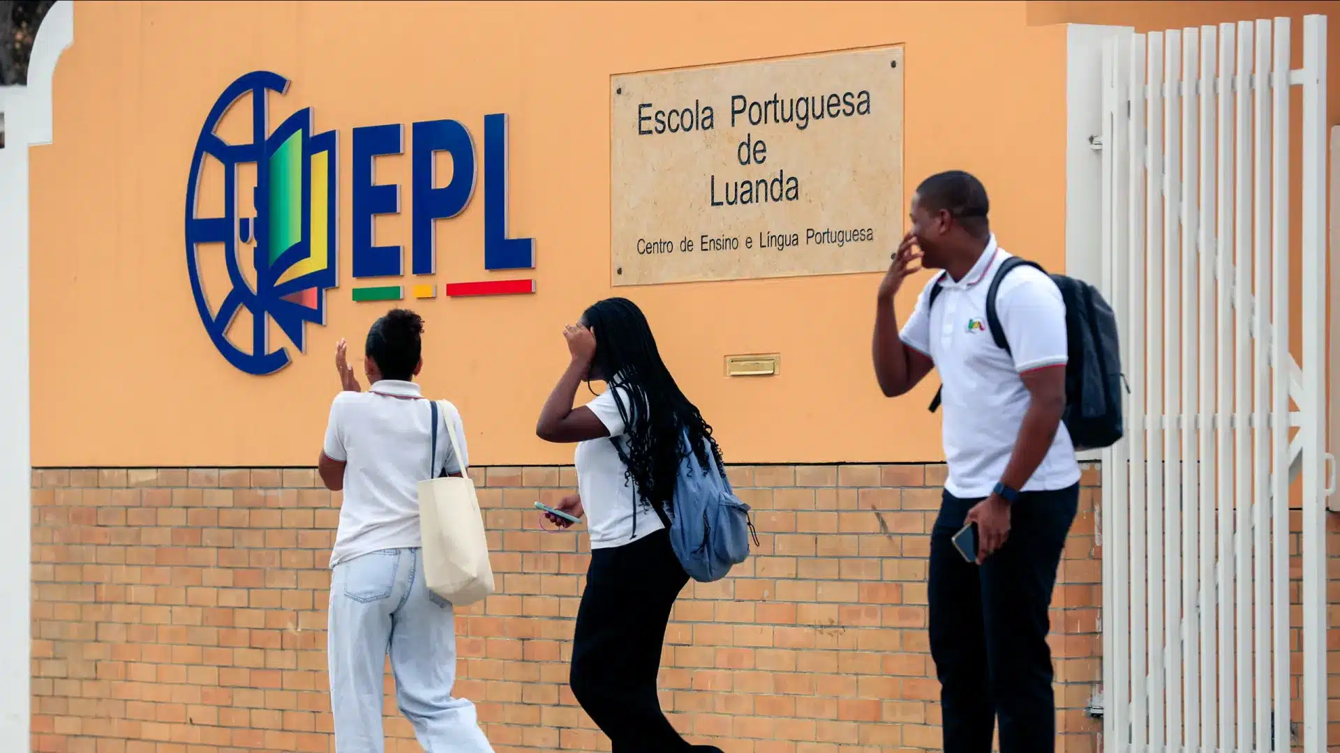 Grève des enseignants de l'École Portugaise de Luanda annulée.