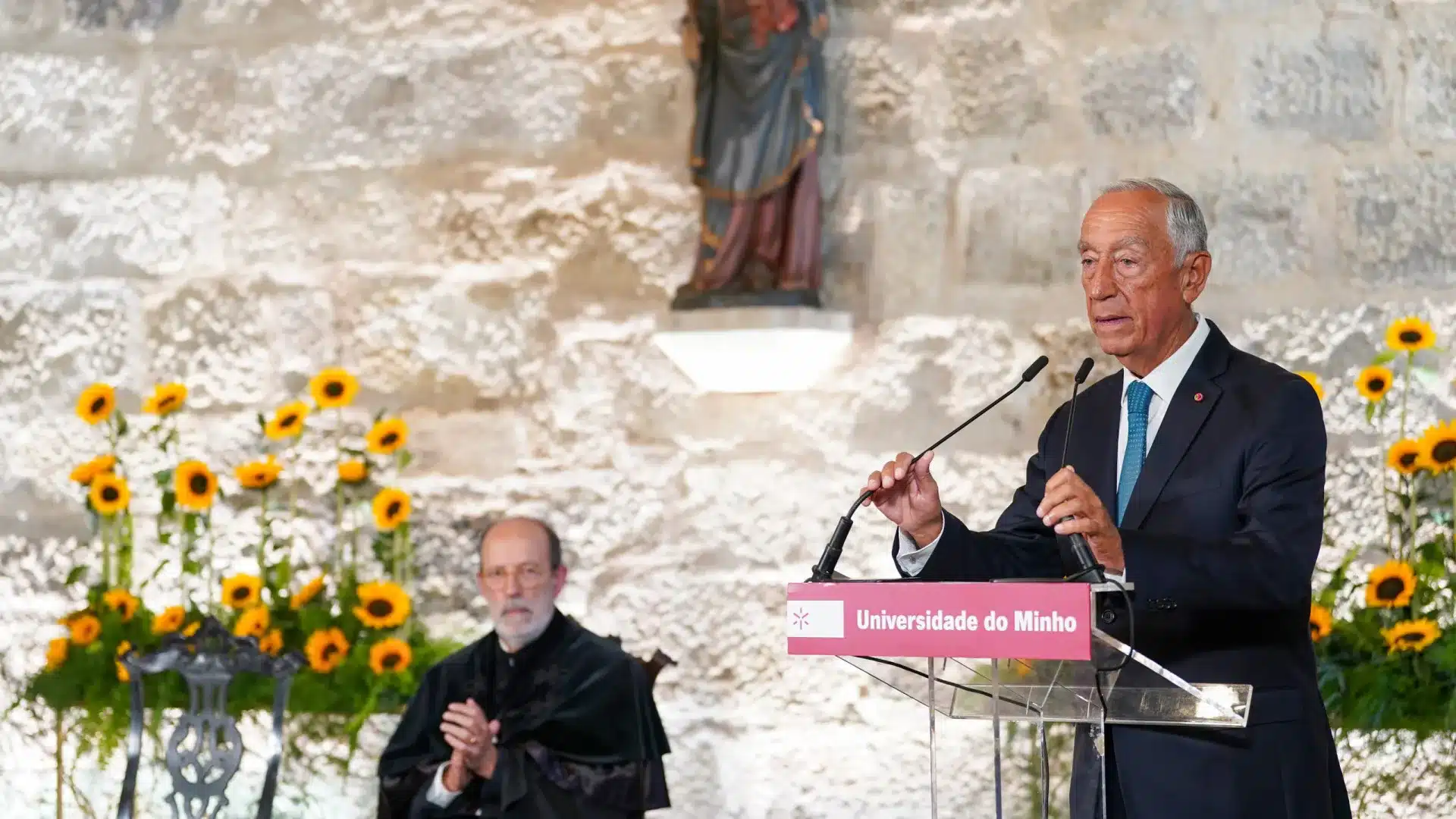 "Il ne faut pas demander aux politiciens d'intervenir dans le domaine de la justice"