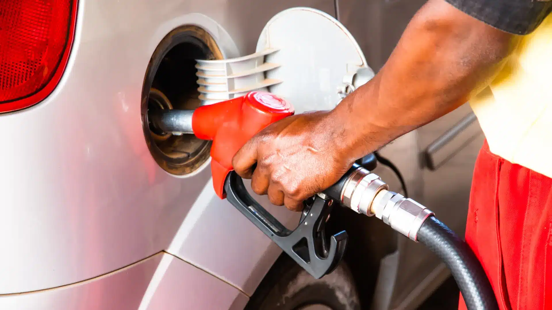 Il y a déjà des prévisions pour les prix des carburants. Voyez ce qui va se passer.