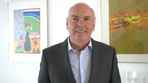 "Il y a une certaine similitude entre Sarkozy et Sócrates, mais le dénouement est différent."