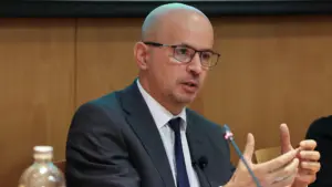 João Leão demande un équilibre entre le contrôle des dépenses et l'exécution rapide.