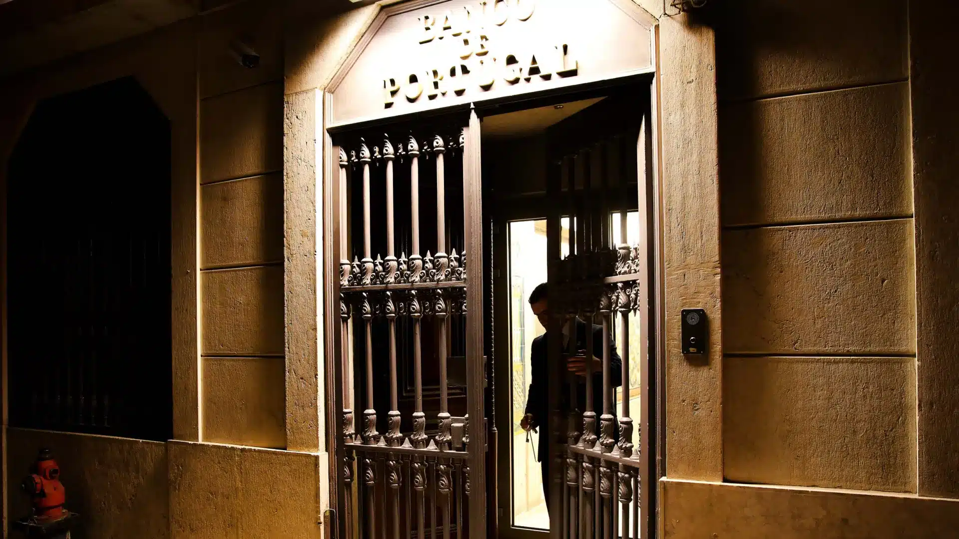 La BdP alerte sur les fraudes par appels téléphoniques avec de fausses offres d'emploi.