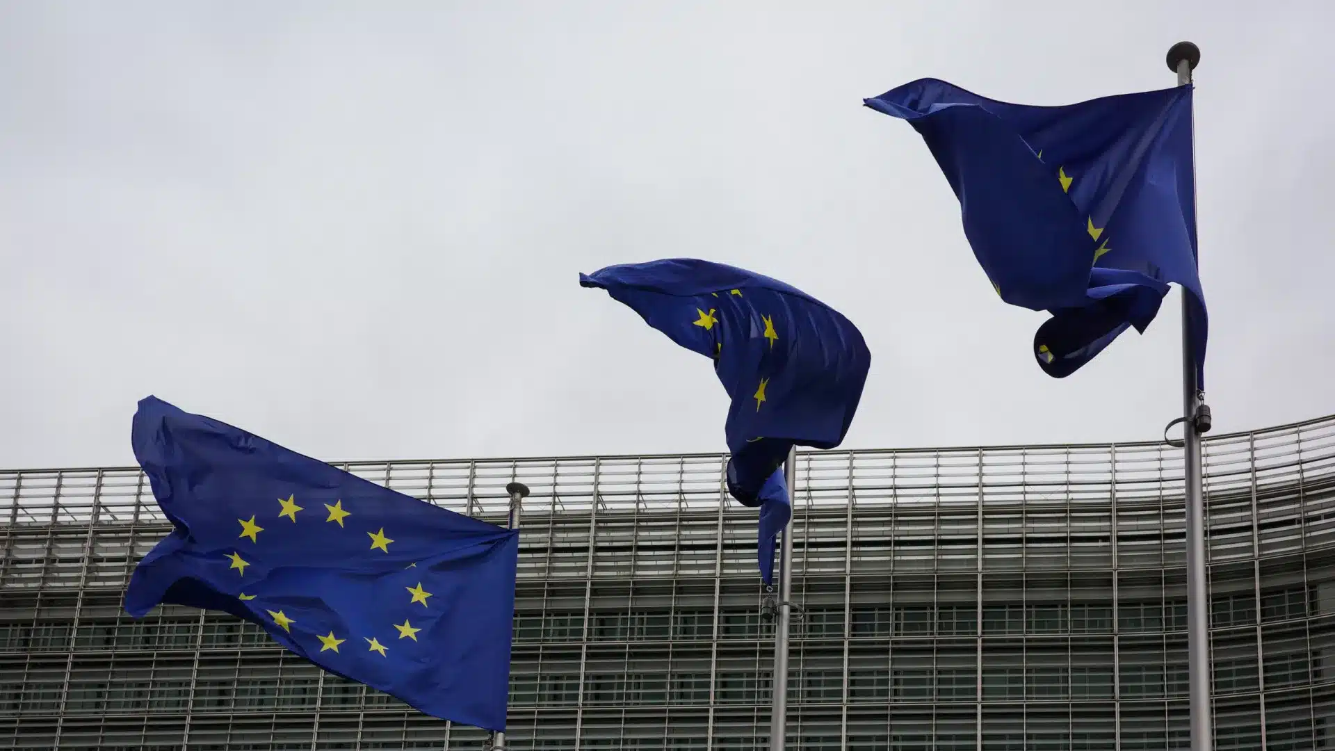 La Commission européenne demande l'approbation de l'UE pour un prêt de réparation à l'Ukraine.