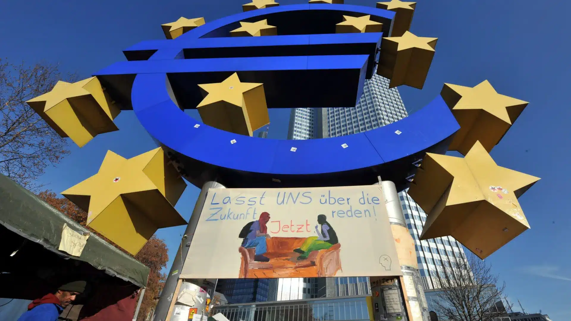 La dette publique de l'euro s'élève à 88,2 % du PIB au deuxième trimestre de 2025.