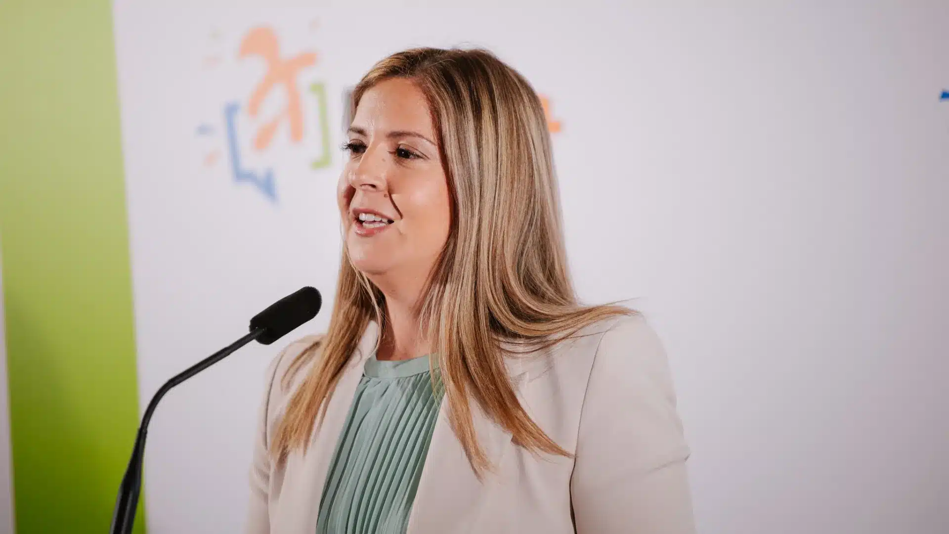 "La langue portugaise doit beaucoup" à Ana Paula Tavares, dit la ministre