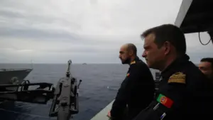 La marine enquête sur le tir de « munition inerte » sur un navire de patrouille.