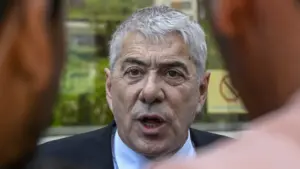 La mère a transféré "des dizaines de milliers d'euros" à José Sócrates.