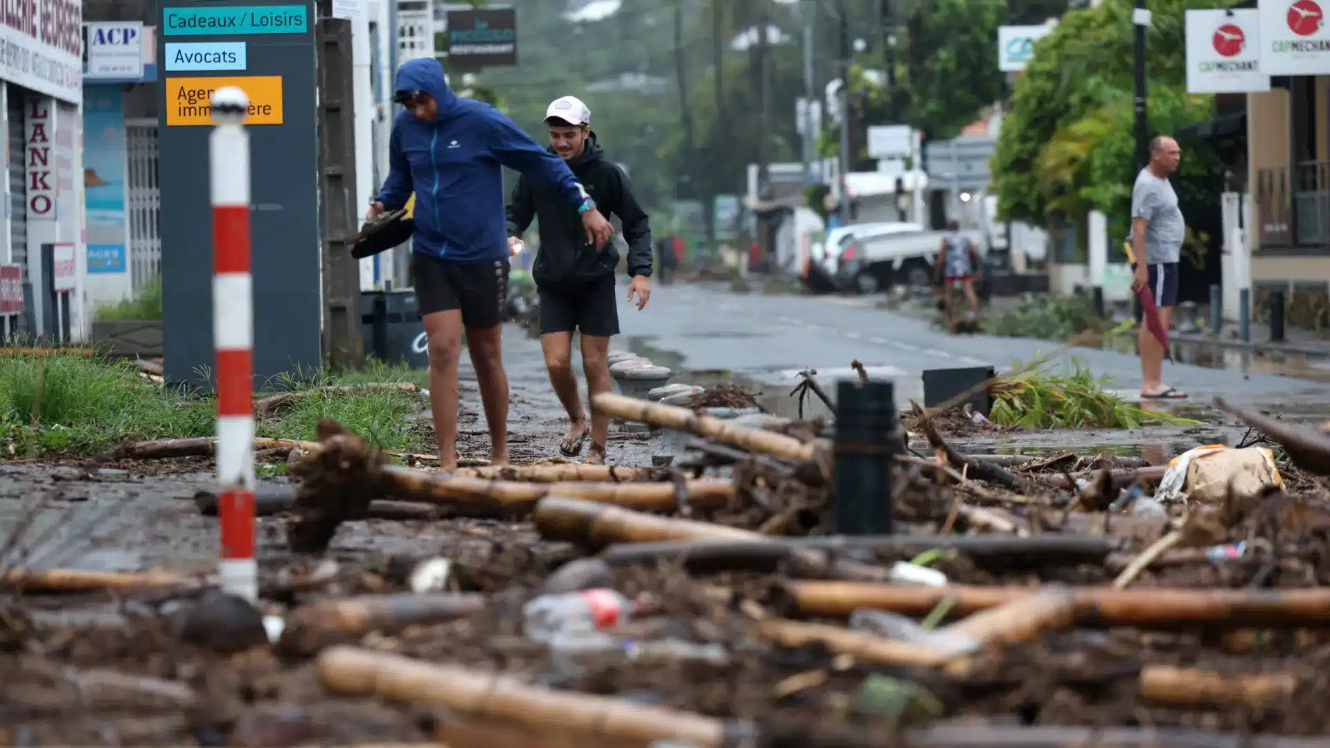 La météorologie émet une alerte rouge aux Açores à cause du cyclone Gabrielle.