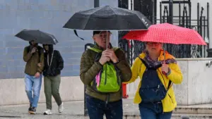 La pluie est arrivée et placera Setúbal, Évora, Beja et Faro en alerte orange.
