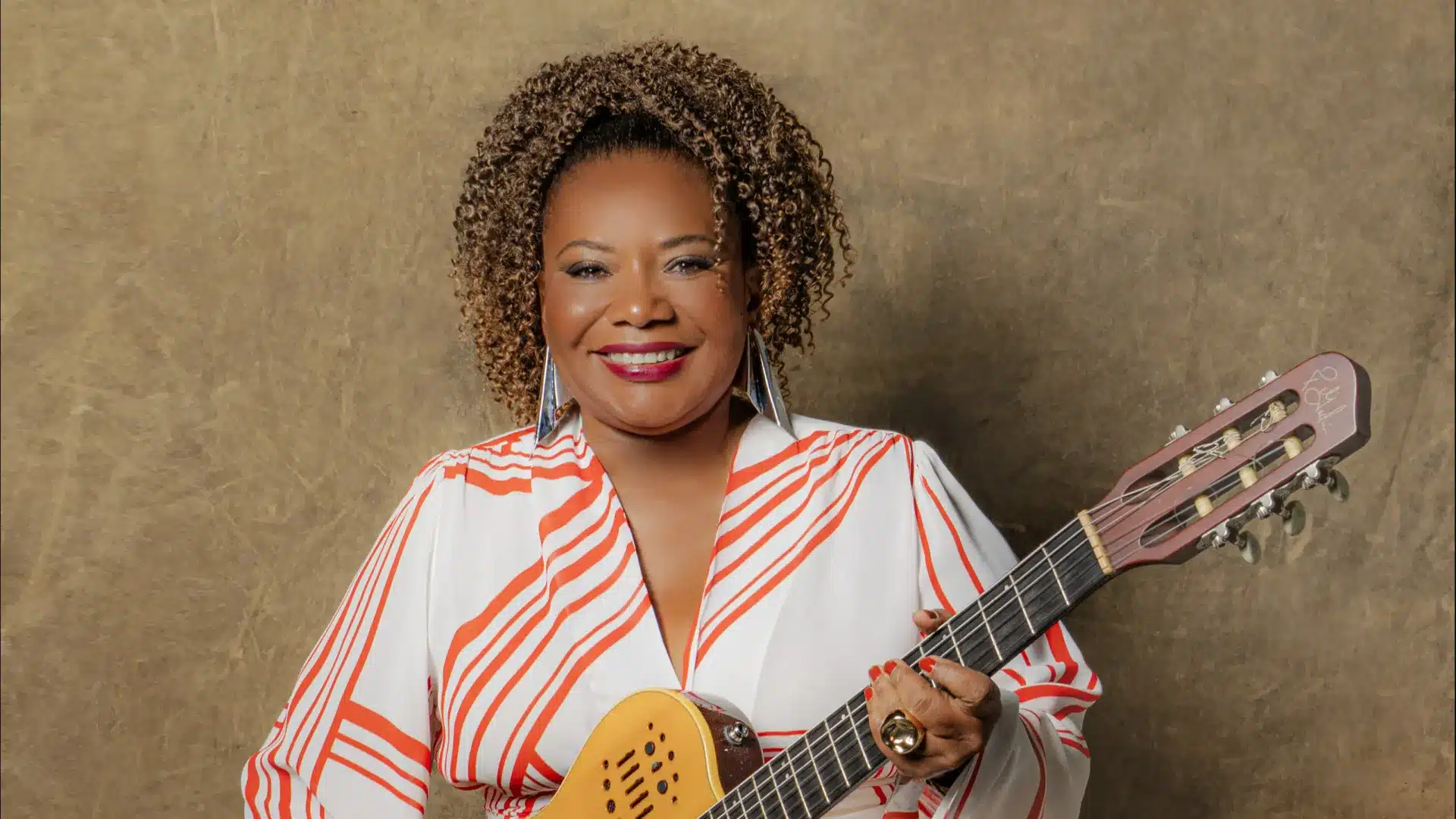 L'artiste (et ministre) brésilienne Margareth Menezes donne un concert au Portugal.