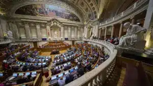 L'Assemblée rejette toutes les initiatives partisanes sur les aînés, mais préserve le Statut.
