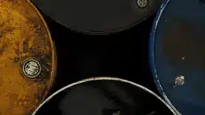 Le cours du Brent pour livraison en décembre baisse de 0,49% à 65,62 dollars.