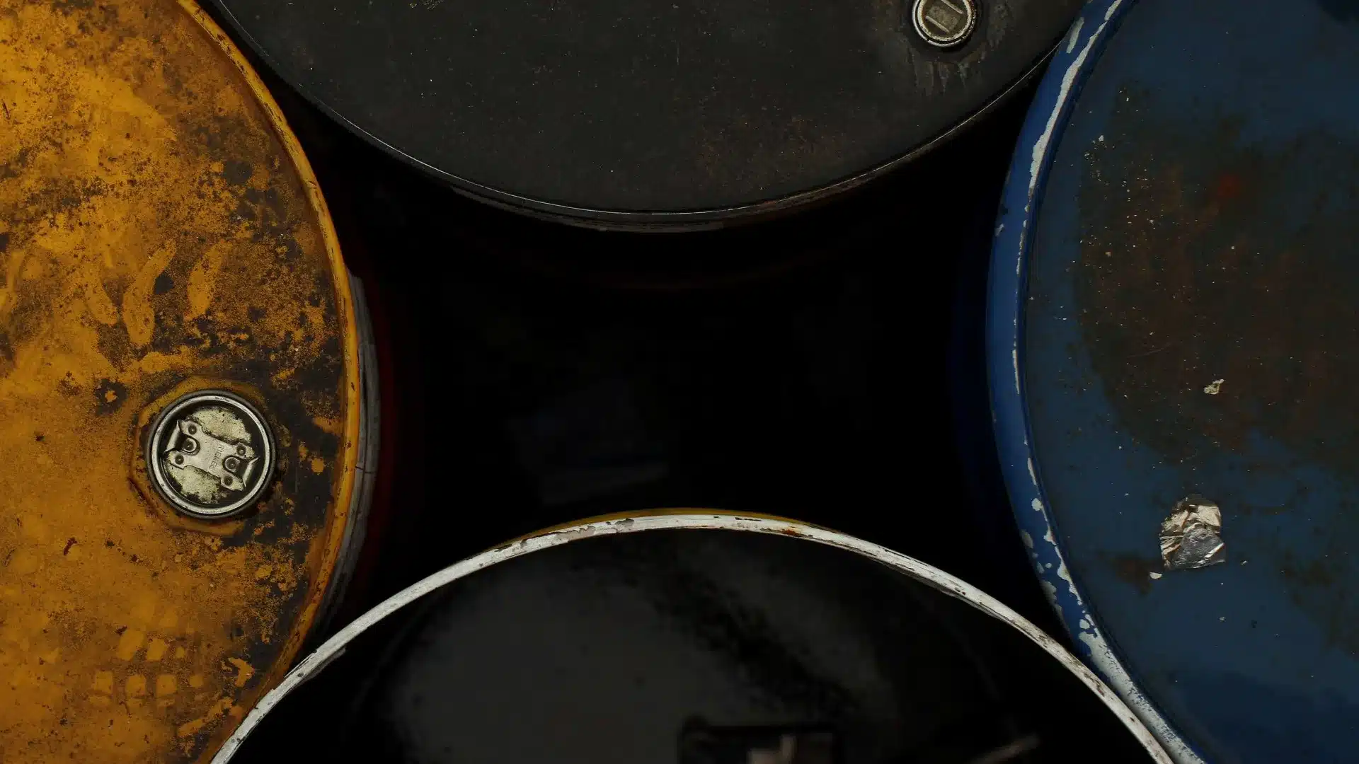 Le cours du Brent pour livraison en décembre baisse de 0,49% à 65,62 dollars.